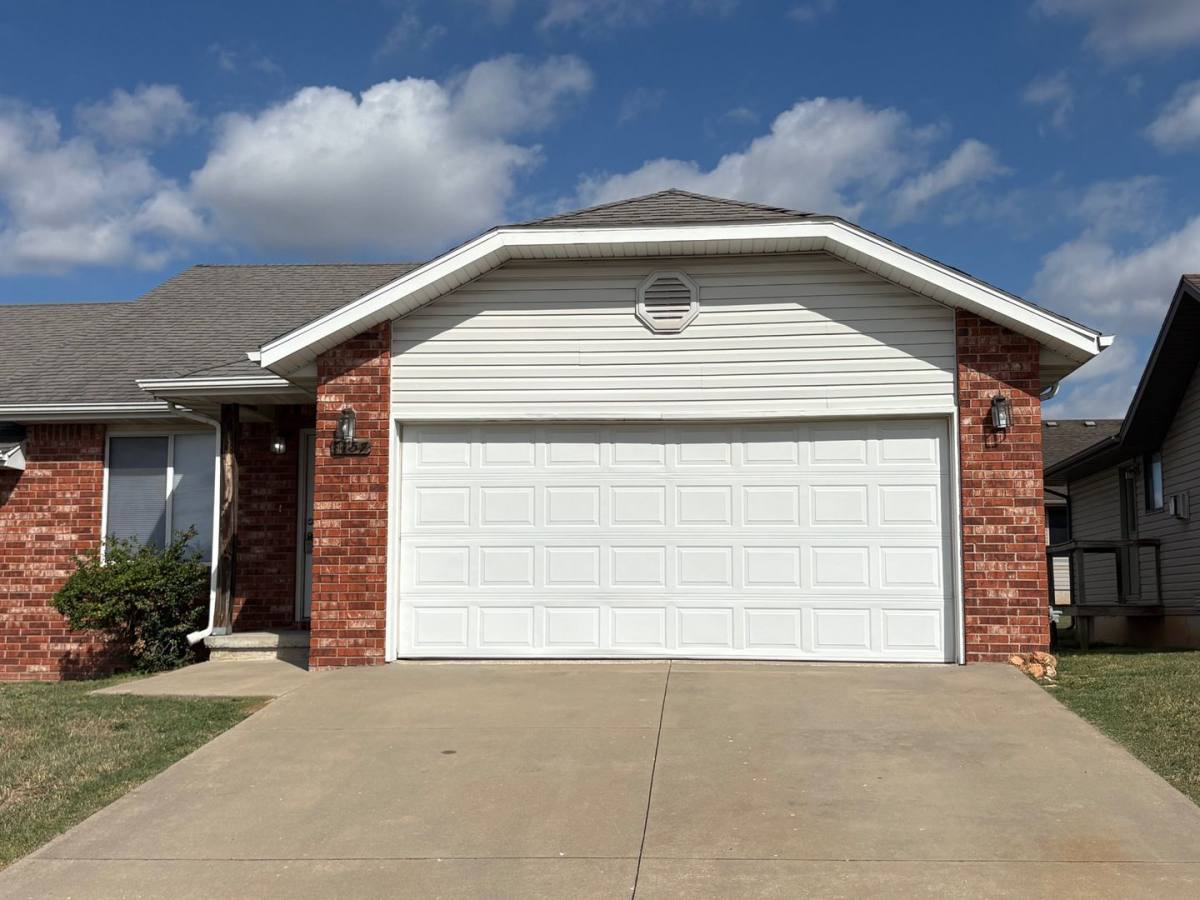 3757 W Montclair, Springfield, MO 65807 - Apartment for Rent - Image 1