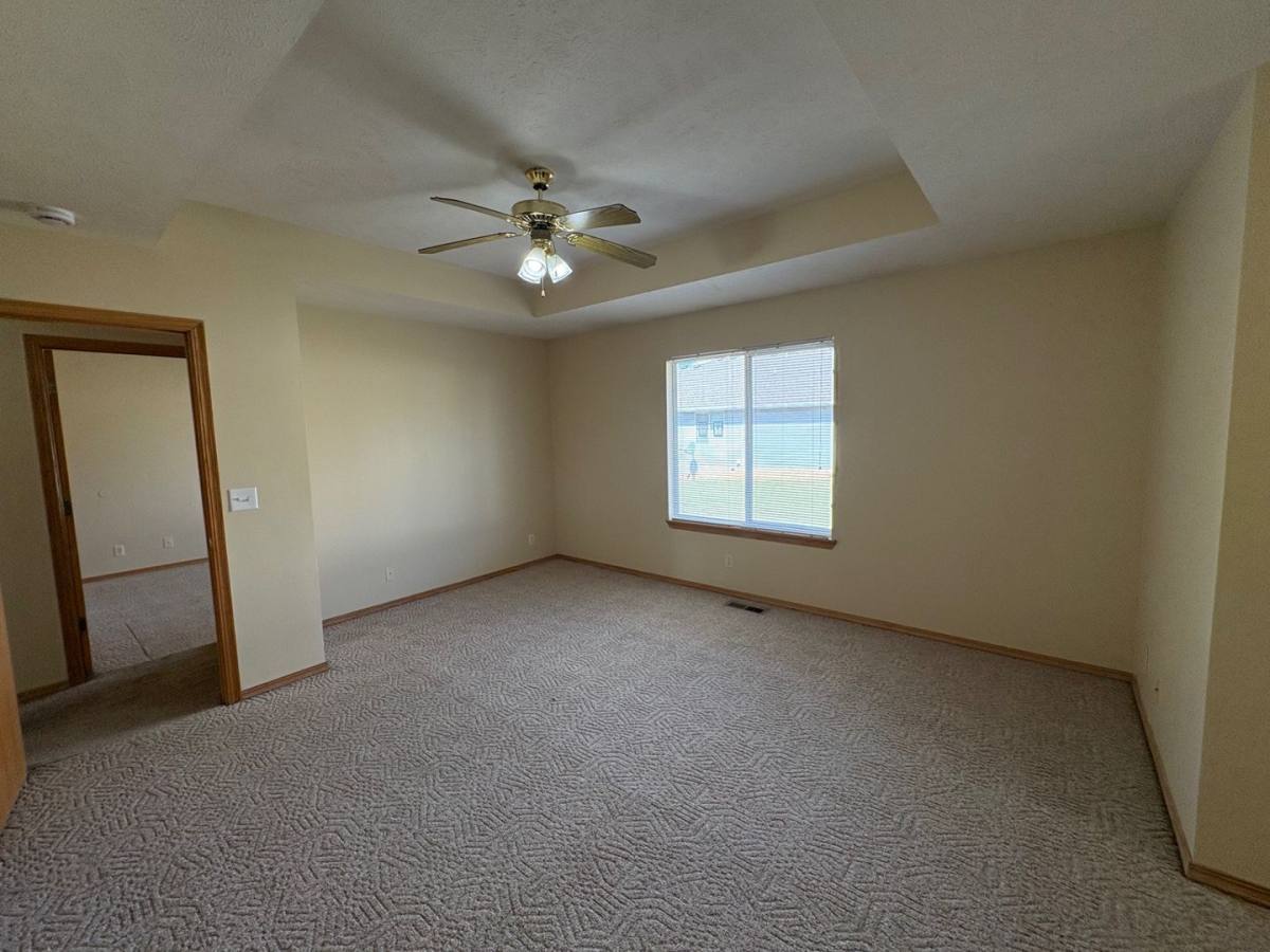 3757 W Montclair, Springfield, MO 65807 - Apartment for Rent - Image 8
