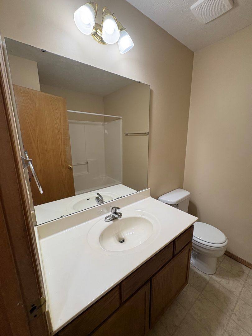 3757 W Montclair, Springfield, MO 65807 - Apartment for Rent - Image 7
