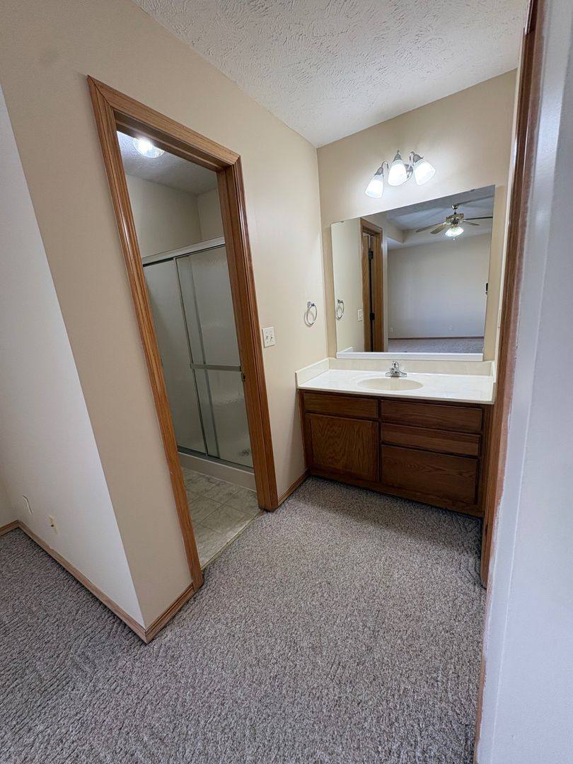 3757 W Montclair, Springfield, MO 65807 - Apartment for Rent - Image 9