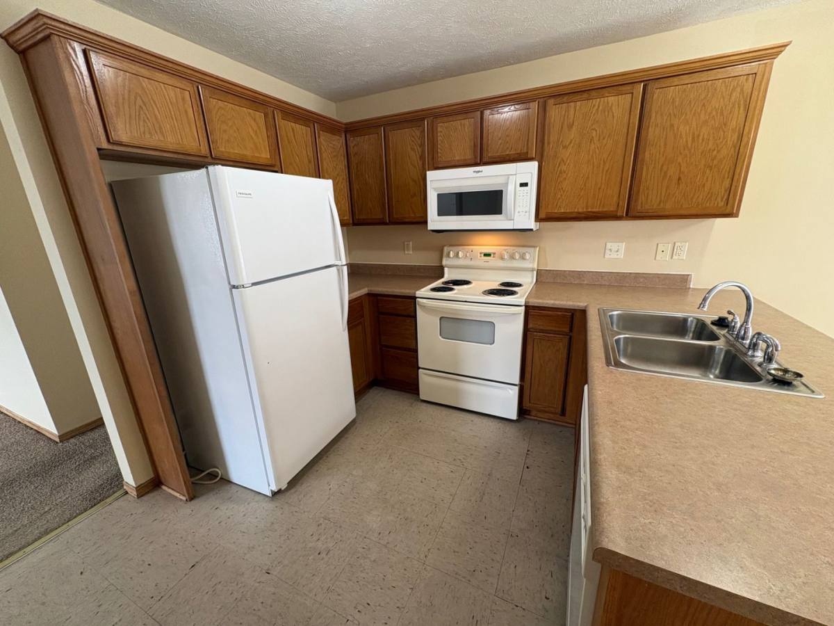 3757 W Montclair, Springfield, MO 65807 - Apartment for Rent - Image 4