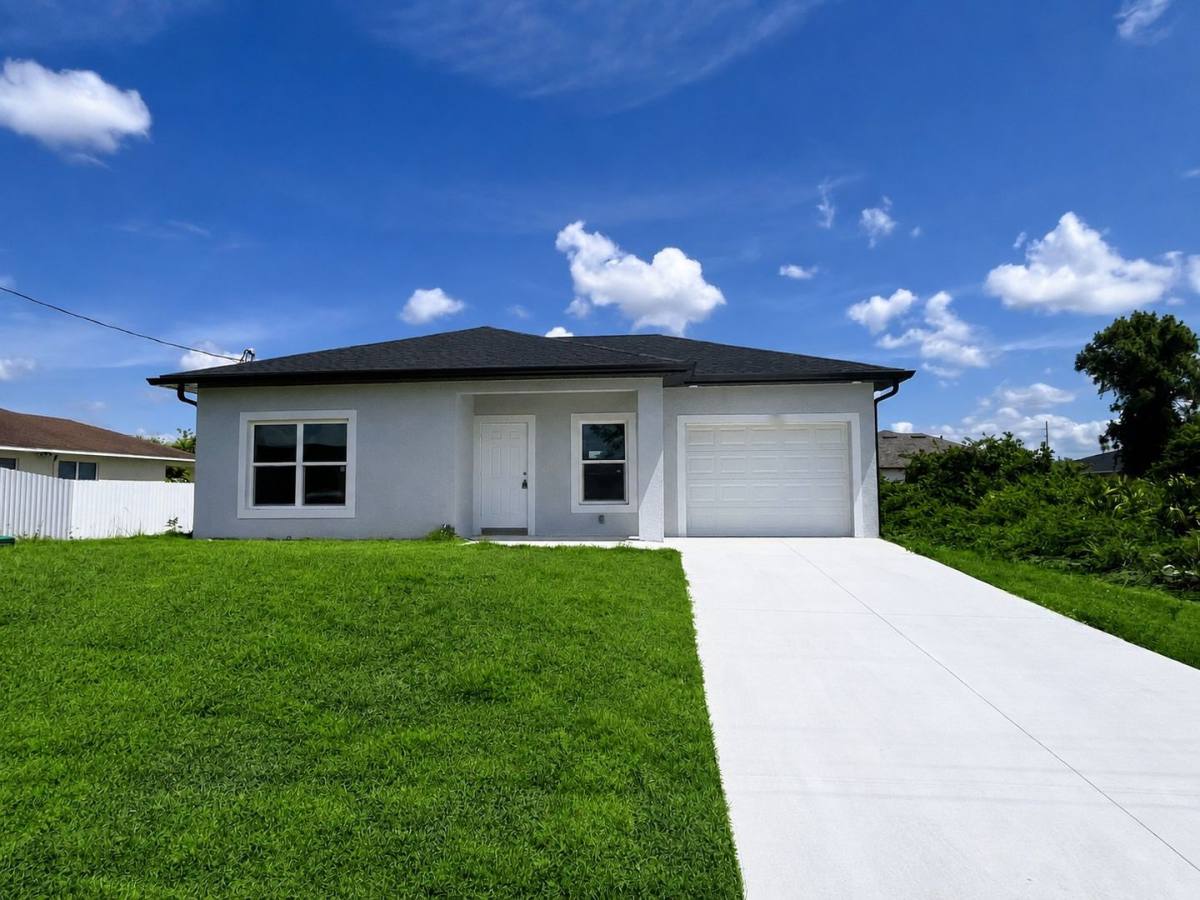 House for rent at 4183 E 30th St, Alva, FL 33920