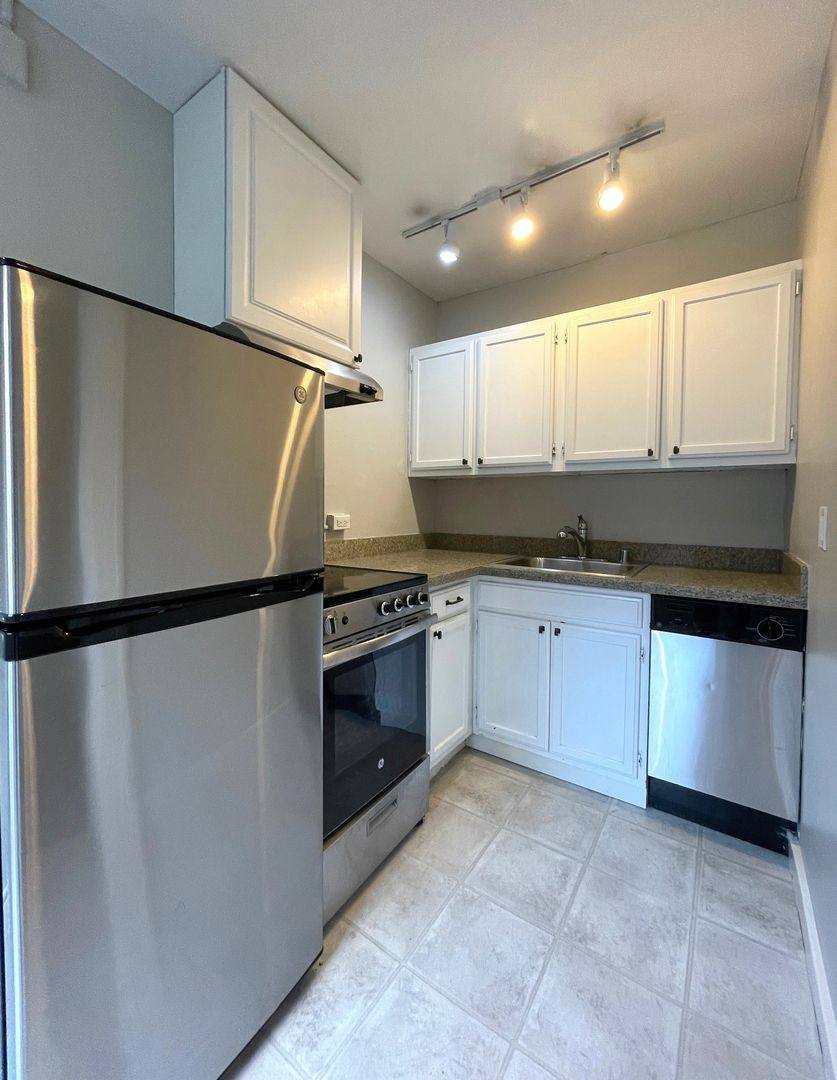 Roxborough, 1720 E Denny Way, Seattle, WA 98122 - Apartment for Rent - Image 7