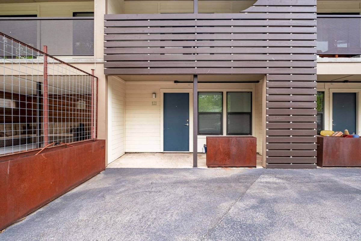 924 E 51st St #121, Austin, TX 78751 - Townhouse for Rent