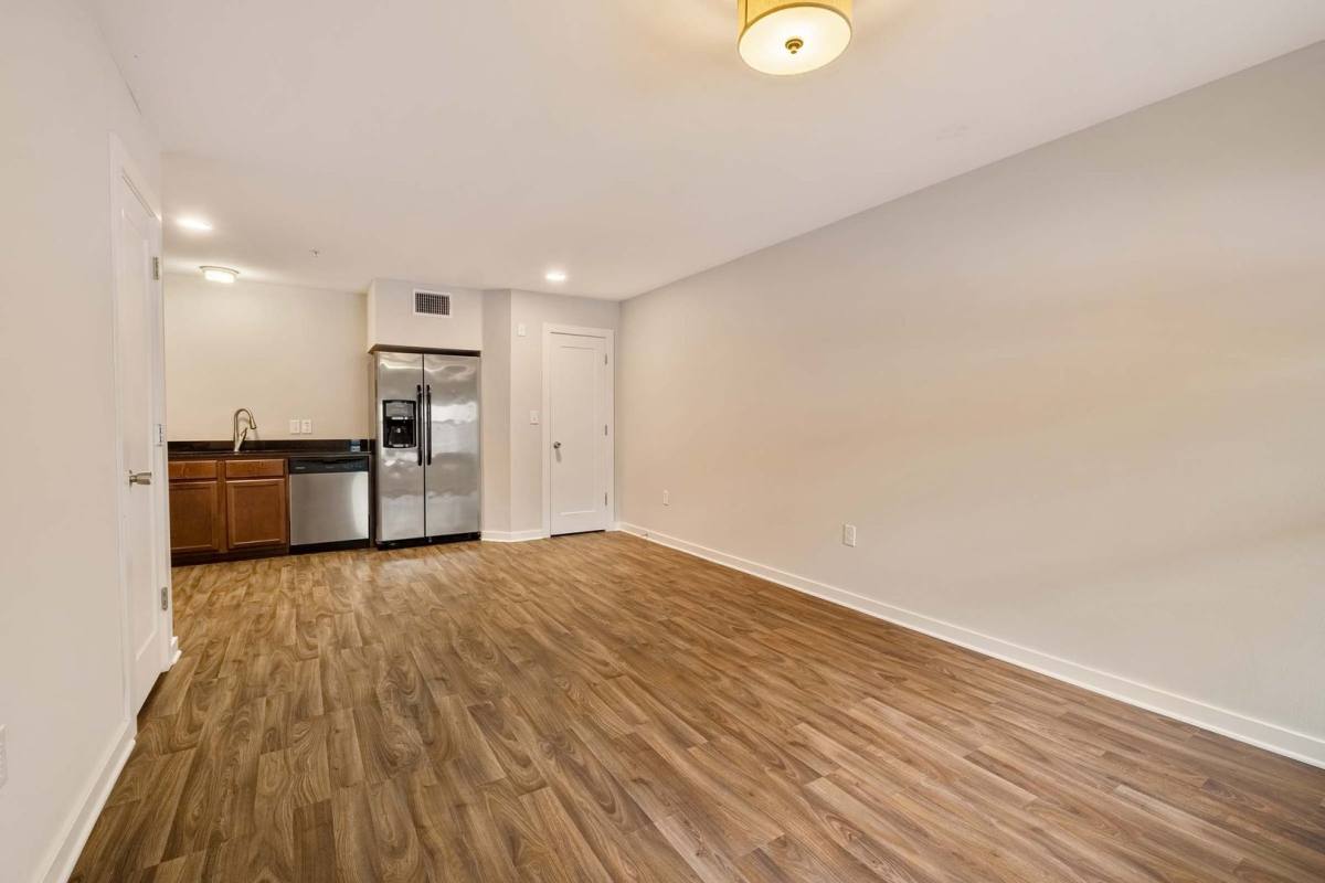 924 E 51st St #121, Austin, TX 78751 - Townhouse for Rent - Image 2