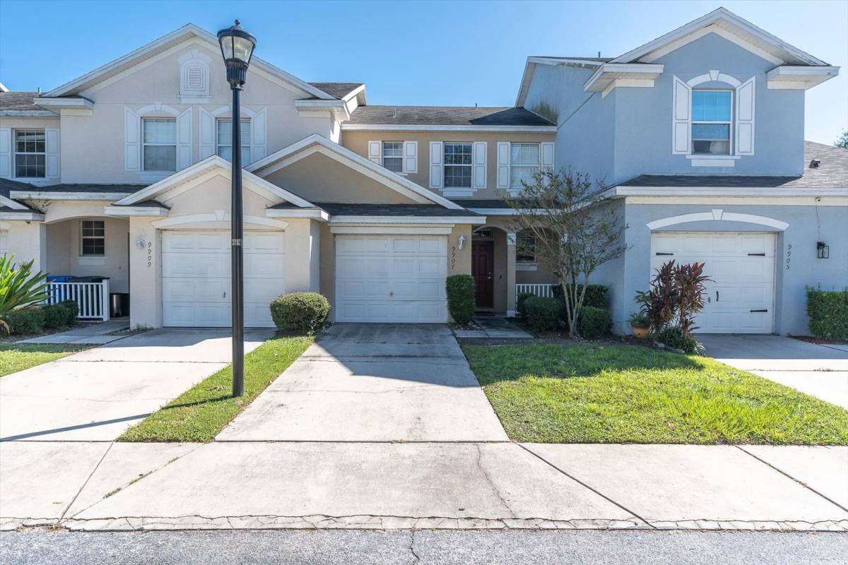 9907 Carlsdale Dr, Riverview, FL 33578 - Townhouse for Rent