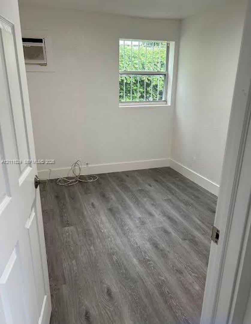 8298 NW 14th Place, Miami, FL 33147 - House for Rent - Image 9