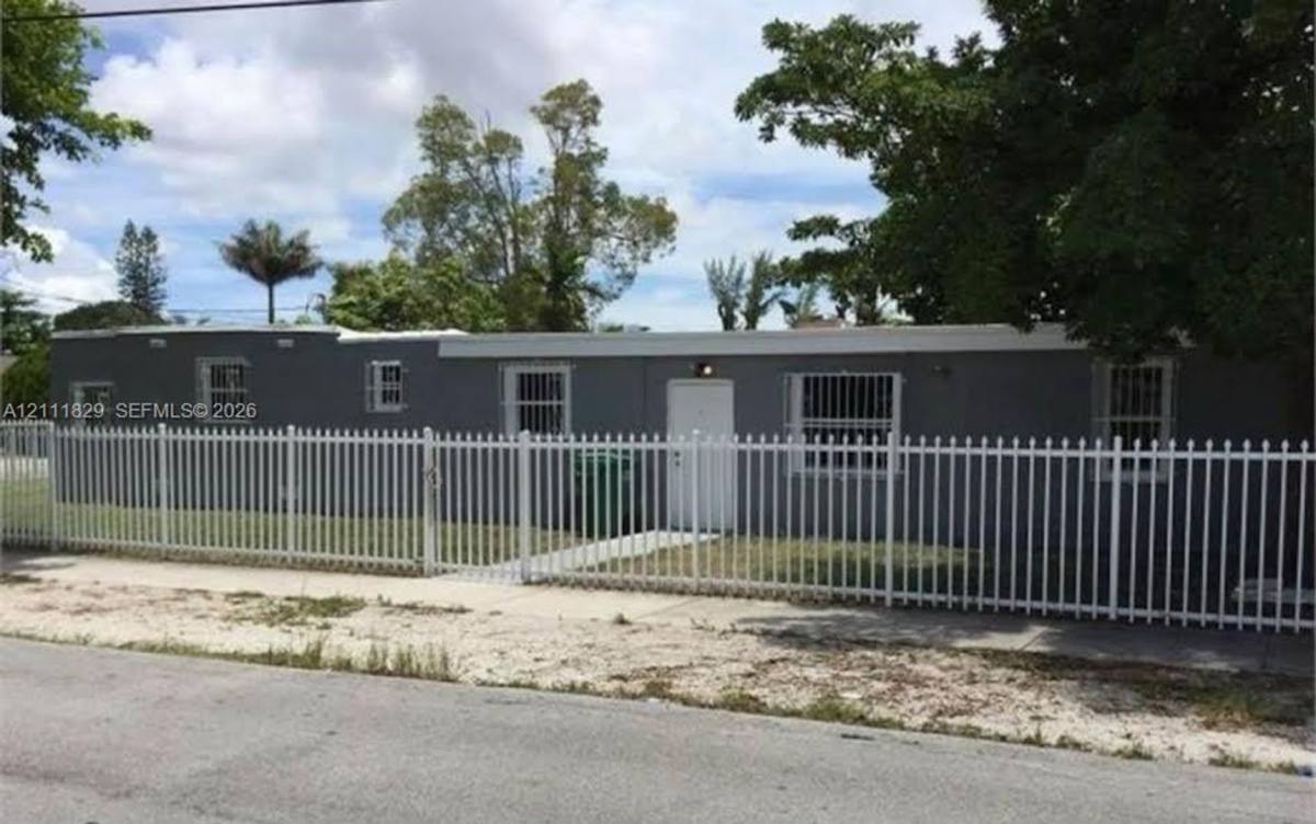 8298 NW 14th Place, Miami, FL 33147 - House for Rent - Image 4