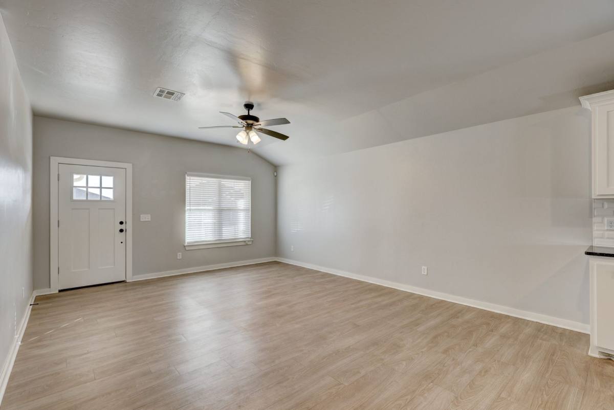 719 Ivy Lane, Noble, OK 73068 - House for Rent - Image 6