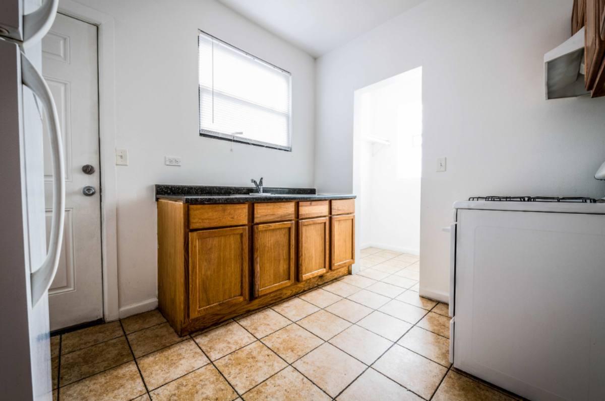 6100-04 S Artesian Ave, Chicago, IL 60629 - Apartment for Rent - Image 3
