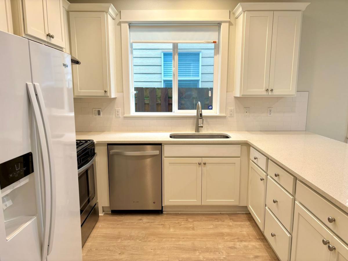 12032 SE Mill Court, Portland, OR 97216 - House for Rent - Image 4