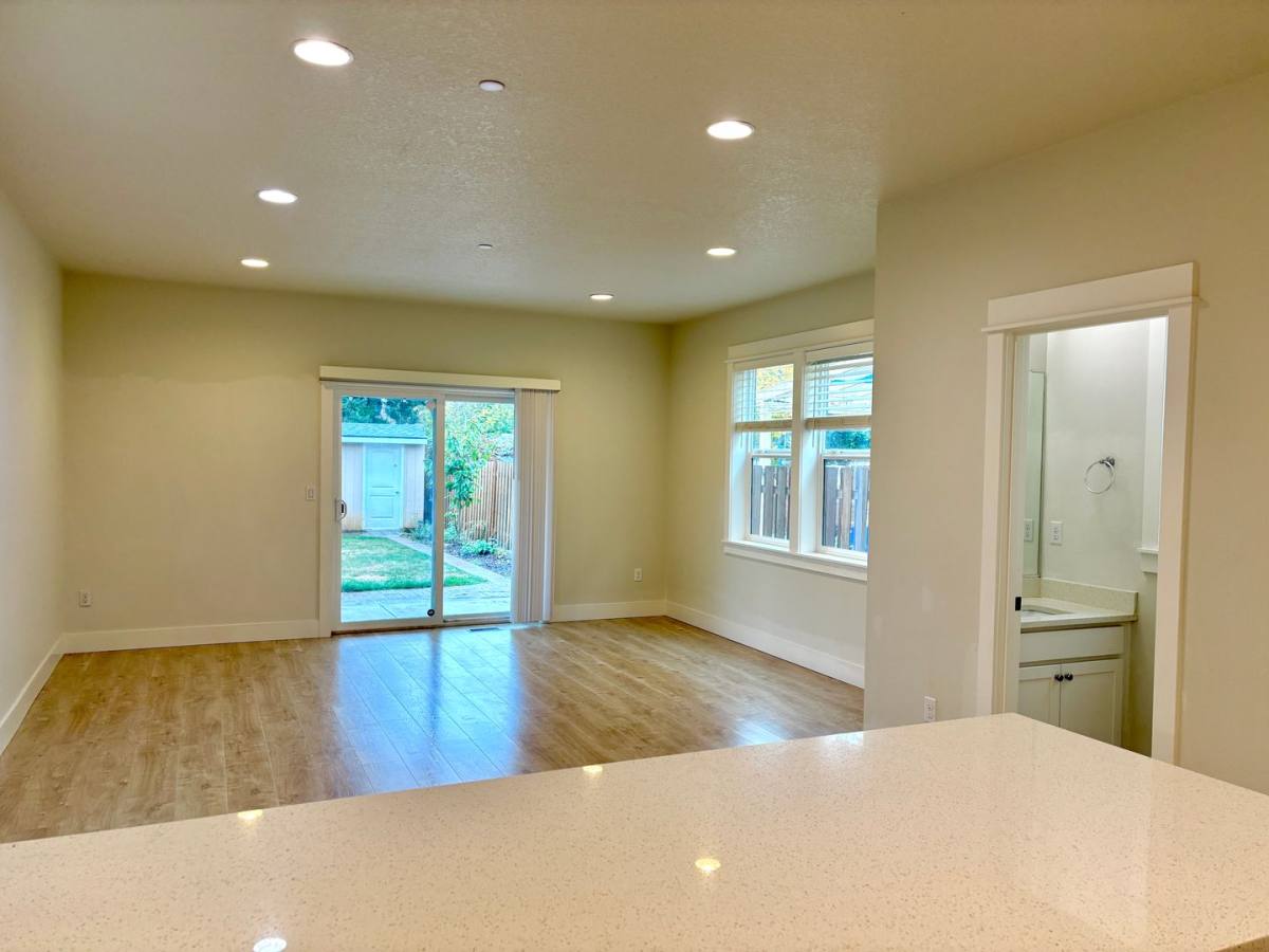 12032 SE Mill Court, Portland, OR 97216 - House for Rent - Image 8
