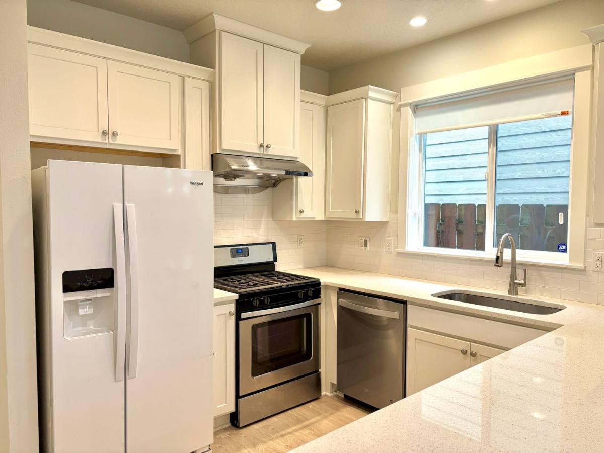 12032 SE Mill Court, Portland, OR 97216 - House for Rent - Image 5