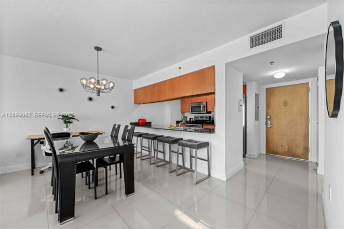 1200 Brickell Bay Dr #3908, Miami, FL 33131 - Apartment for Rent - Image 8