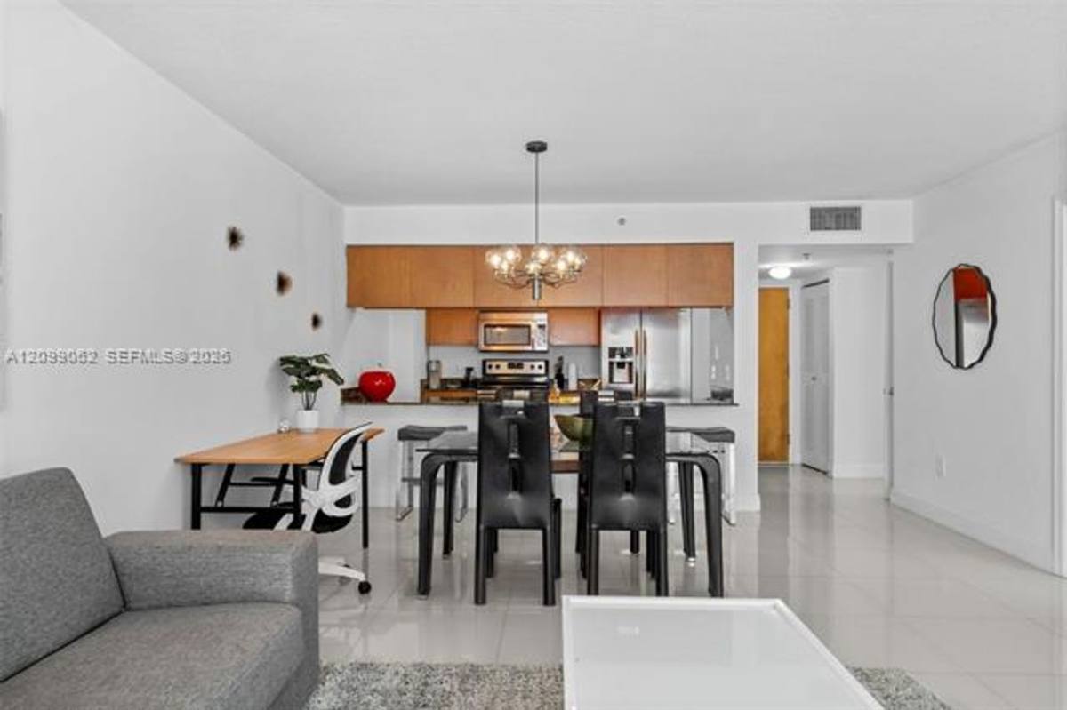 1200 Brickell Bay Dr #3908, Miami, FL 33131 - Apartment for Rent - Image 10