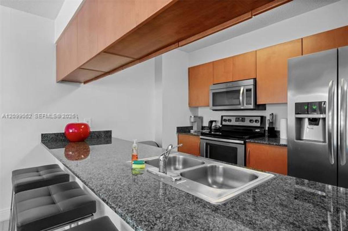 1200 Brickell Bay Dr #3908, Miami, FL 33131 - Apartment for Rent