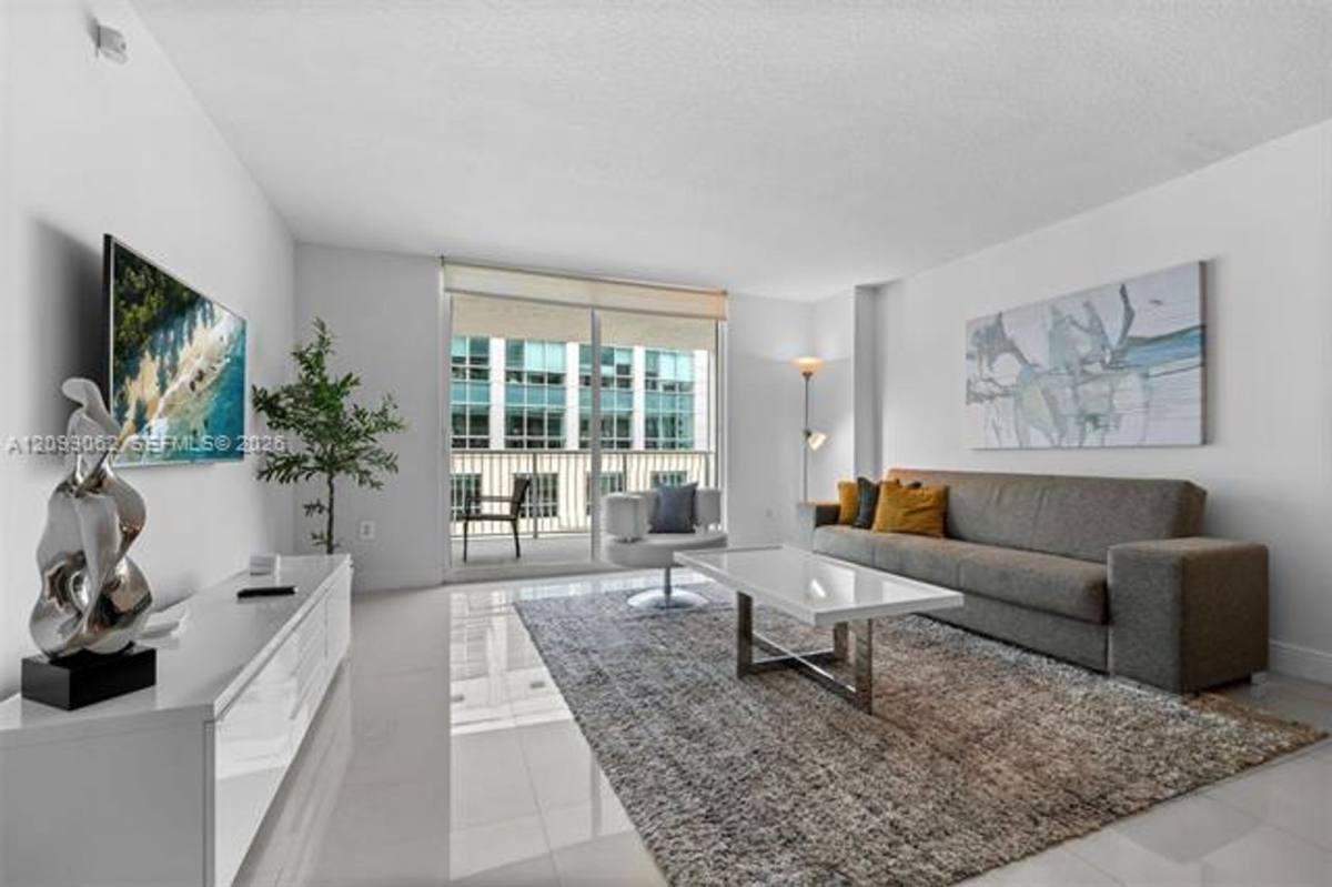 1200 Brickell Bay Dr #3908, Miami, FL 33131 - Apartment for Rent - Image 4