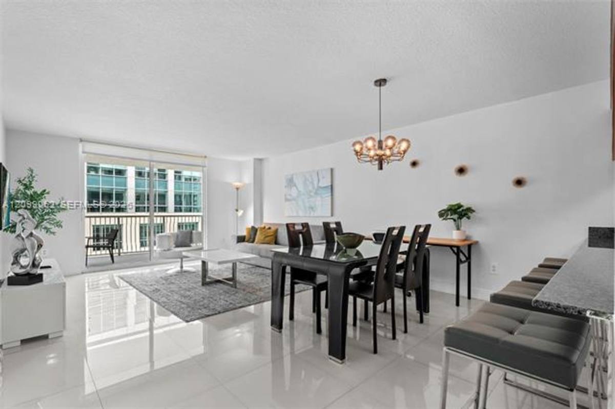 1200 Brickell Bay Dr #3908, Miami, FL 33131 - Apartment for Rent - Image 6