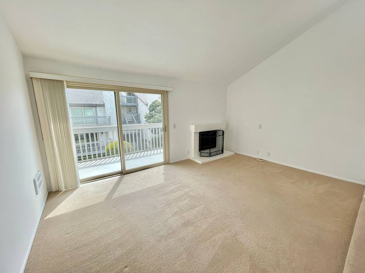 3114 Sunset Lane, Oxnard, CA 93035 - Condo for Rent - Image 3