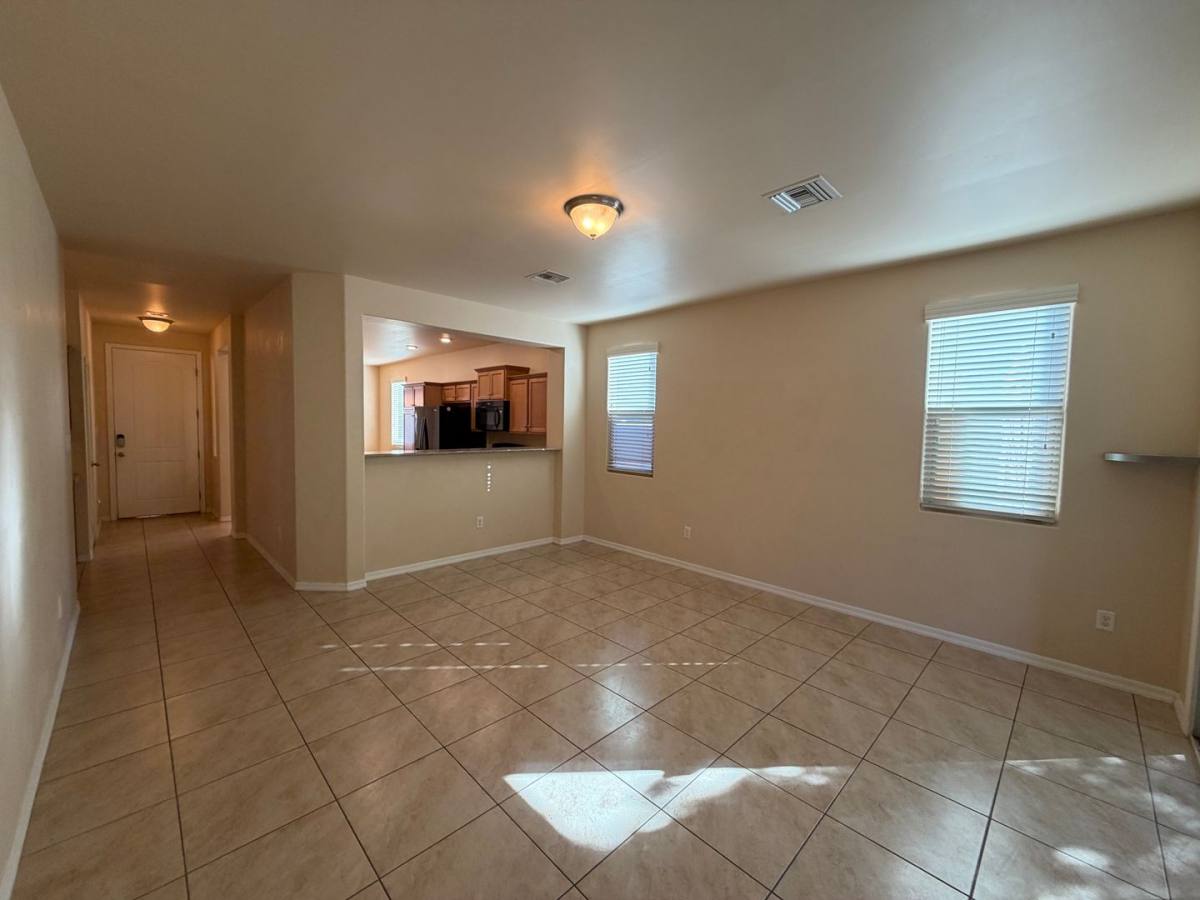 6579 E 35th St, Yuma, AZ 85365 - House for Rent - Image 3