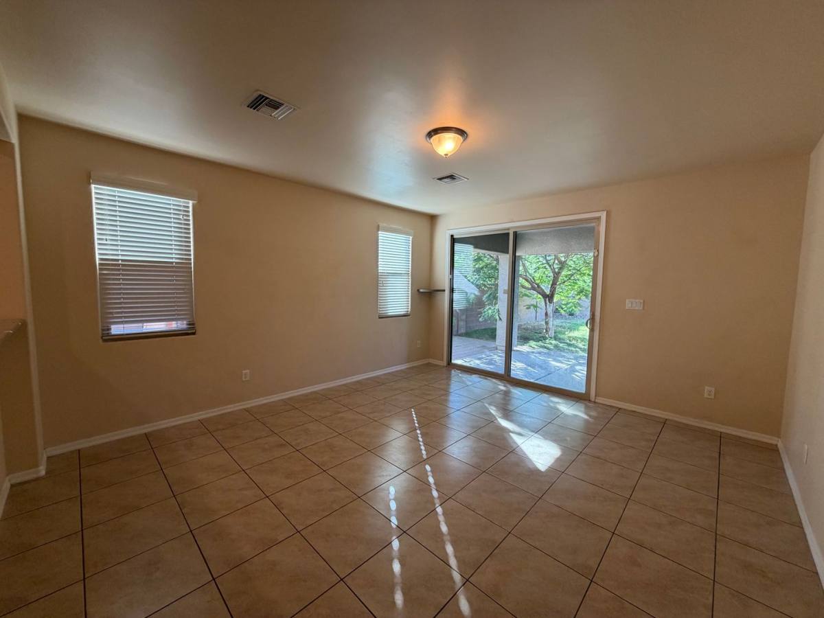 6579 E 35th St, Yuma, AZ 85365 - House for Rent - Image 6