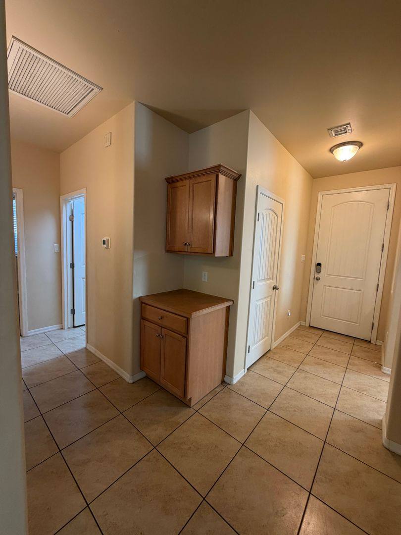 6579 E 35th St, Yuma, AZ 85365 - House for Rent - Image 7