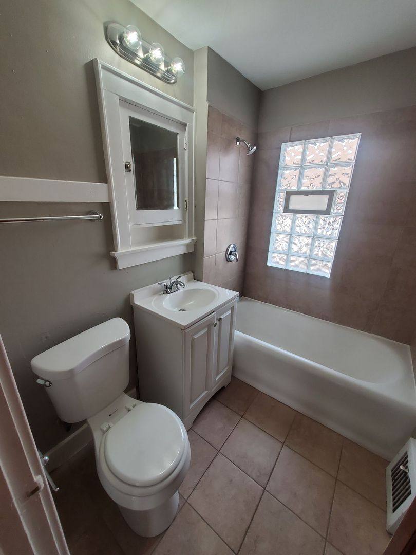 2872-2872A N 56th St, Milwaukee, WI 53210 - Apartment for Rent - Image 6