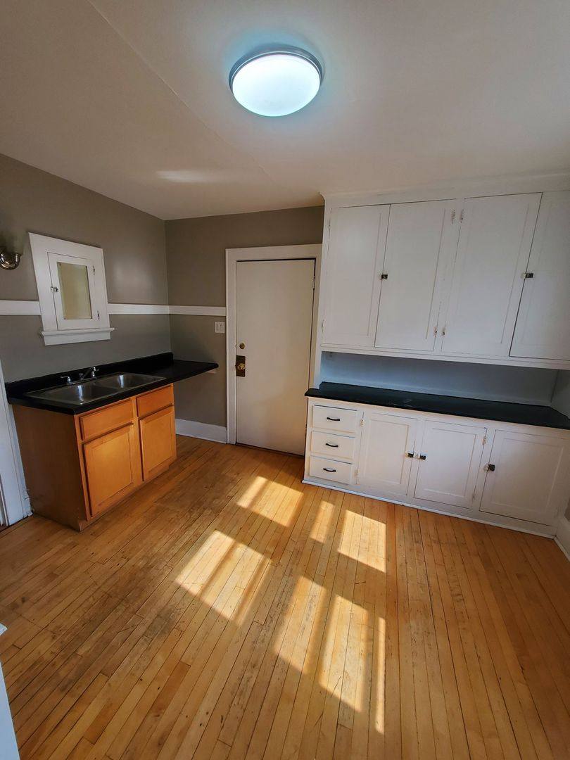 2872-2872A N 56th St, Milwaukee, WI 53210 - Apartment for Rent - Image 3