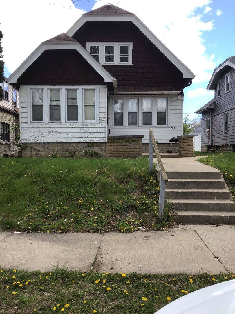2872-2872A N 56th St, Milwaukee, WI 53210 - Apartment for Rent