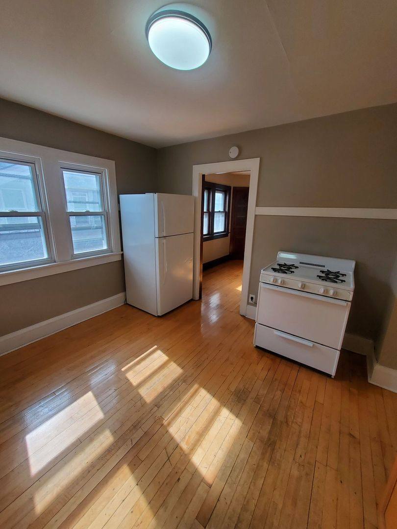 2872-2872A N 56th St, Milwaukee, WI 53210 - Apartment for Rent - Image 2