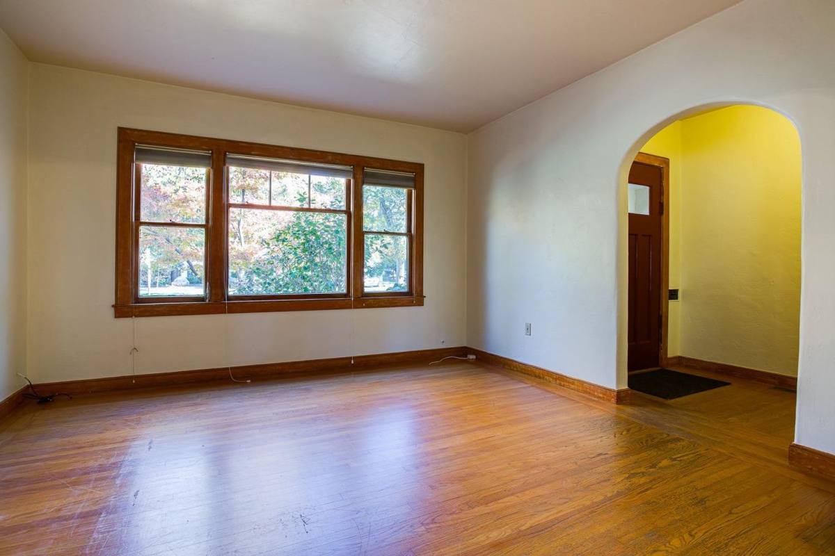 4124 T St, Sacramento, CA 95819 - House for Rent - Image 3