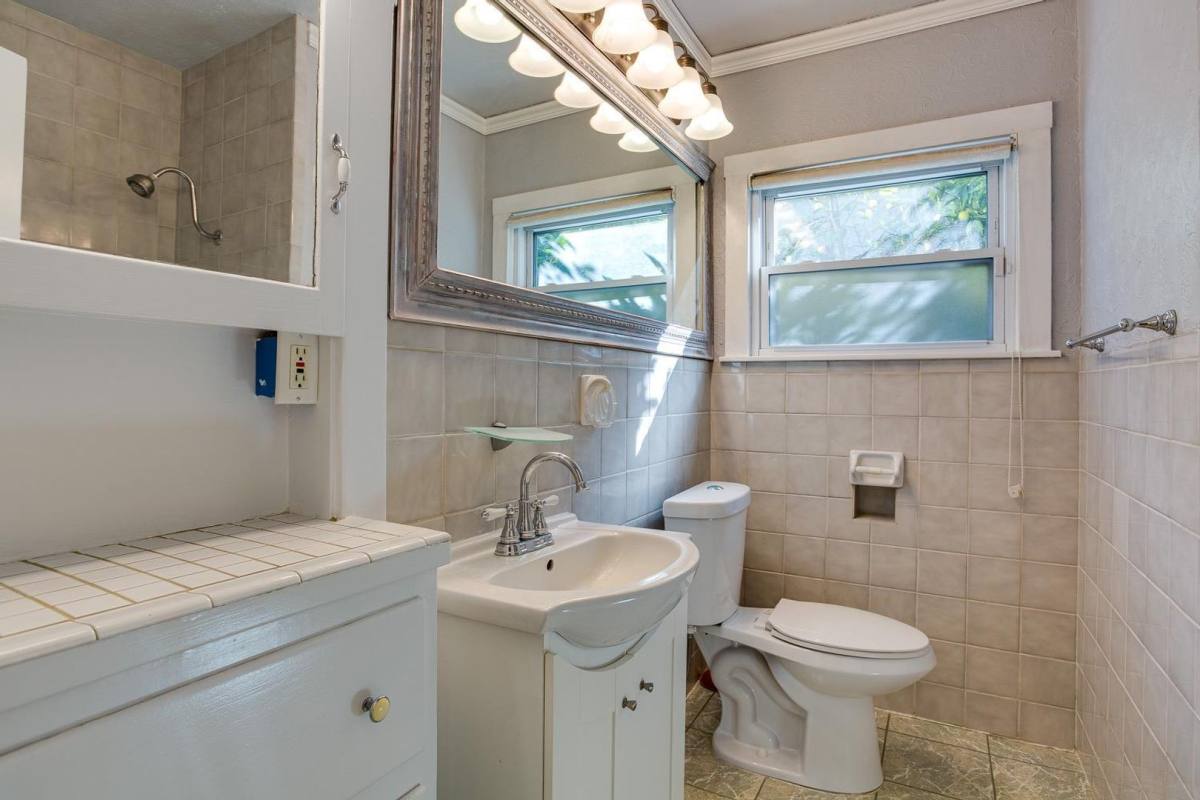 4124 T St, Sacramento, CA 95819 - House for Rent - Image 9