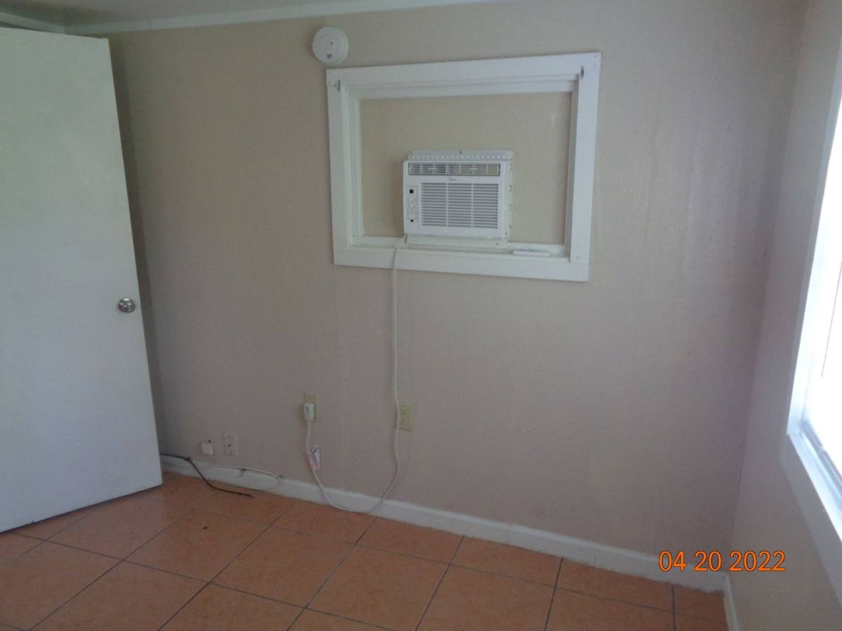 145 N Stone St #1, Deland, FL 32720 - House for Rent - Image 7