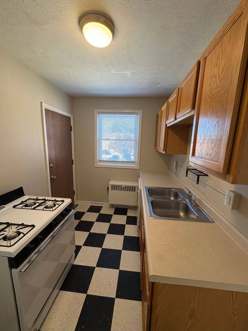 3108 Davenport St, Omaha, NE 68131 - Apartment for Rent - Image 6