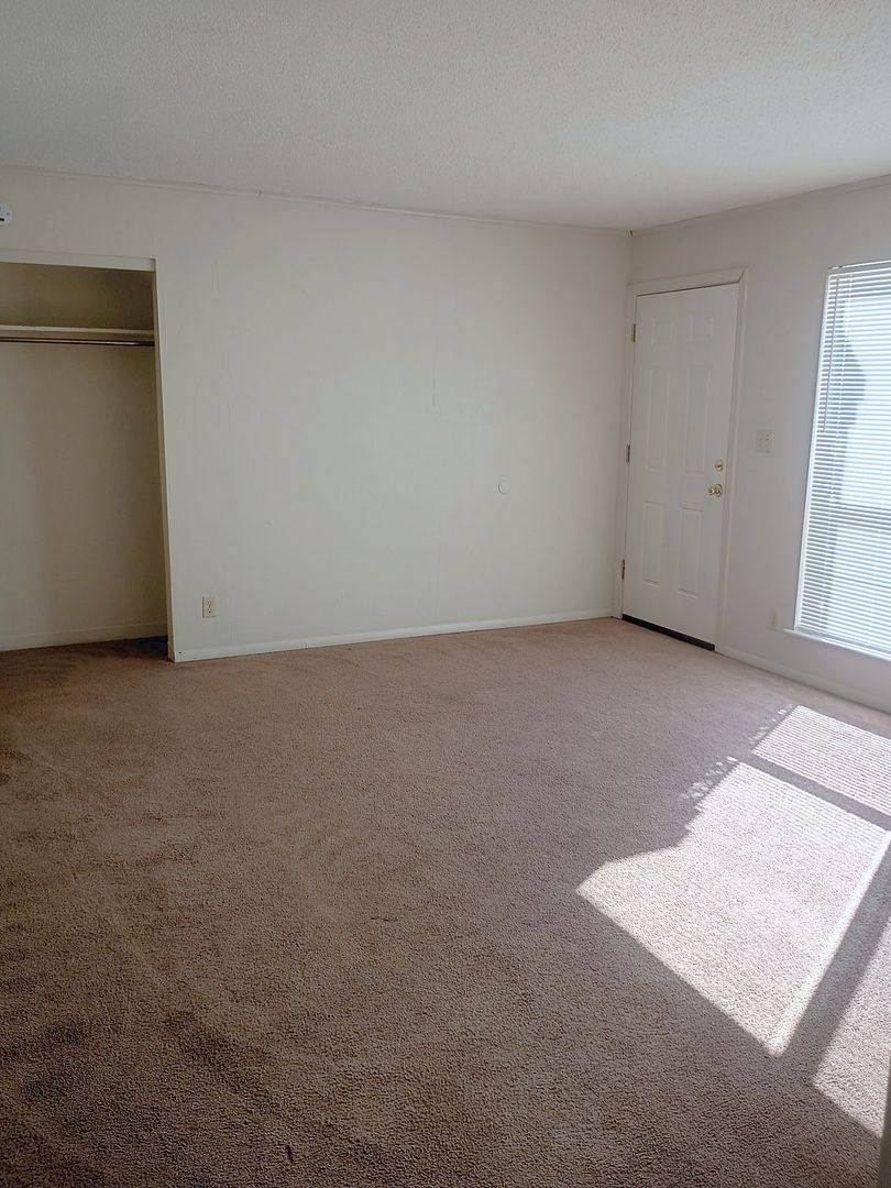Apartment for rent at 1930 Mosher Dr, Enid, OK 73703