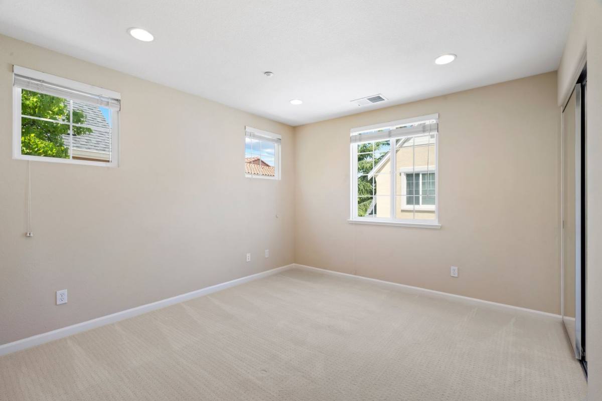 563 Moreland, Santa Clara, CA 95054 - Townhouse for Rent - Image 2
