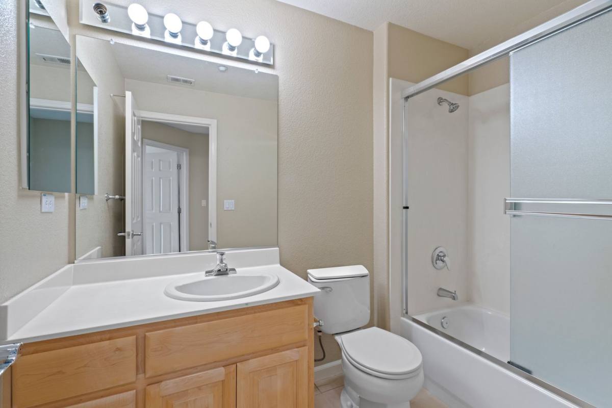 563 Moreland, Santa Clara, CA 95054 - Townhouse for Rent - Image 4