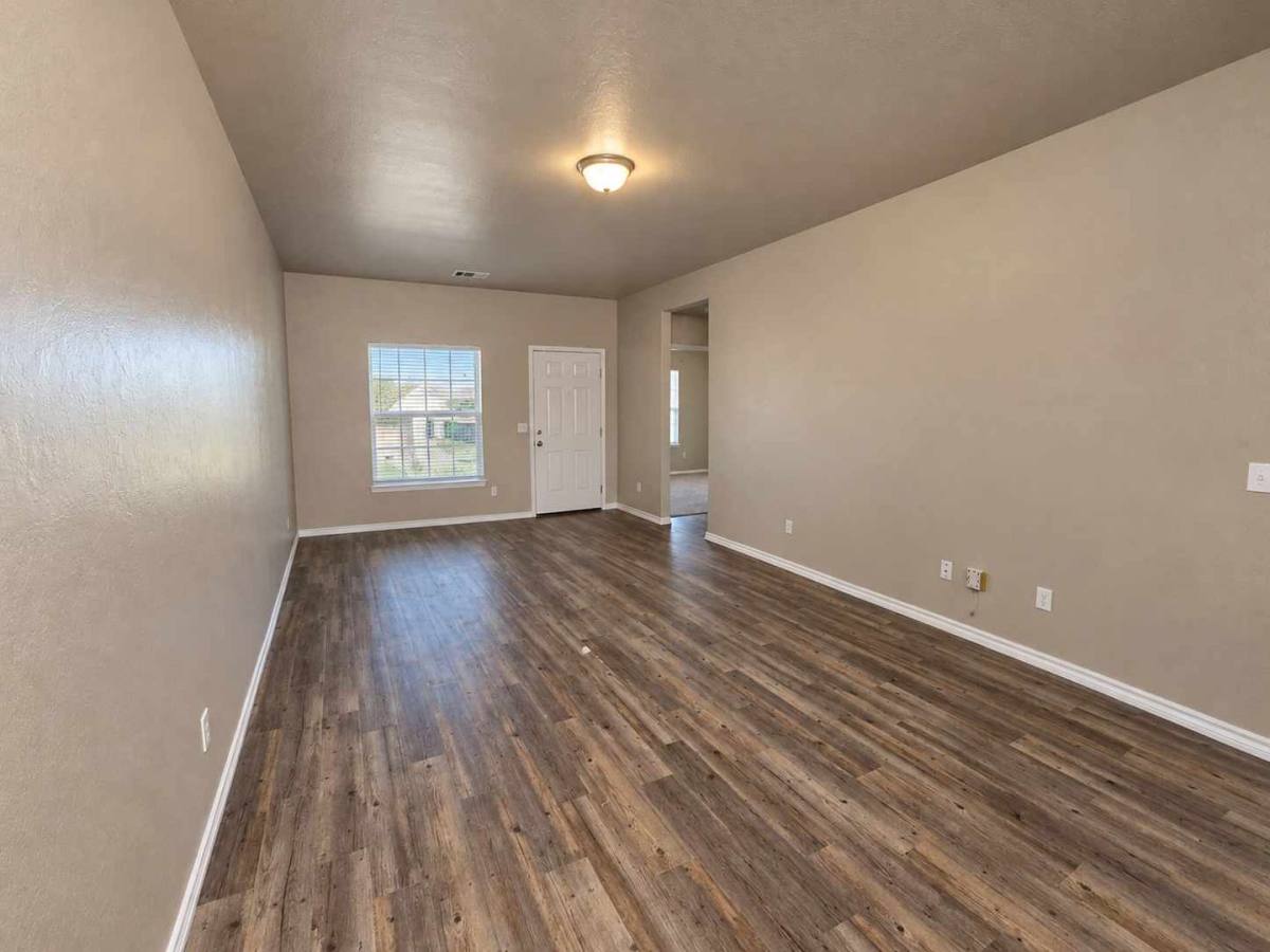 3528 SE 95th St, Moore, OK 73160 - House for Rent - Image 4