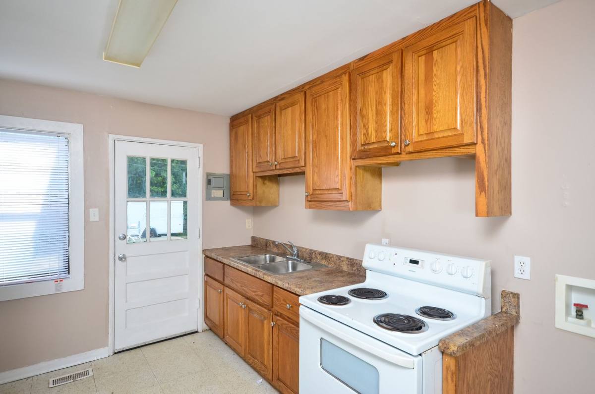 600 E 6th St, Tuscumbia, AL 35674 - Apartment for Rent - Image 3