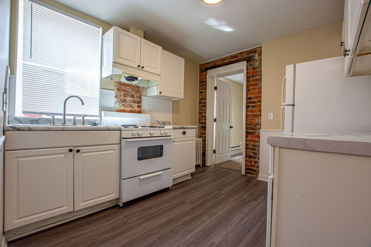 1944 S 10th St, Omaha, NE 68108 - Apartment for Rent - Image 2