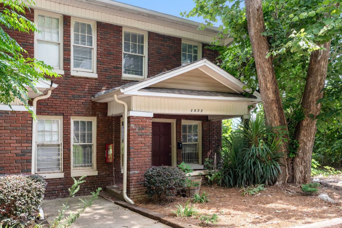 1630 16th Ave S, Birmingham, AL 35205 - Townhouse for Rent - Image 1