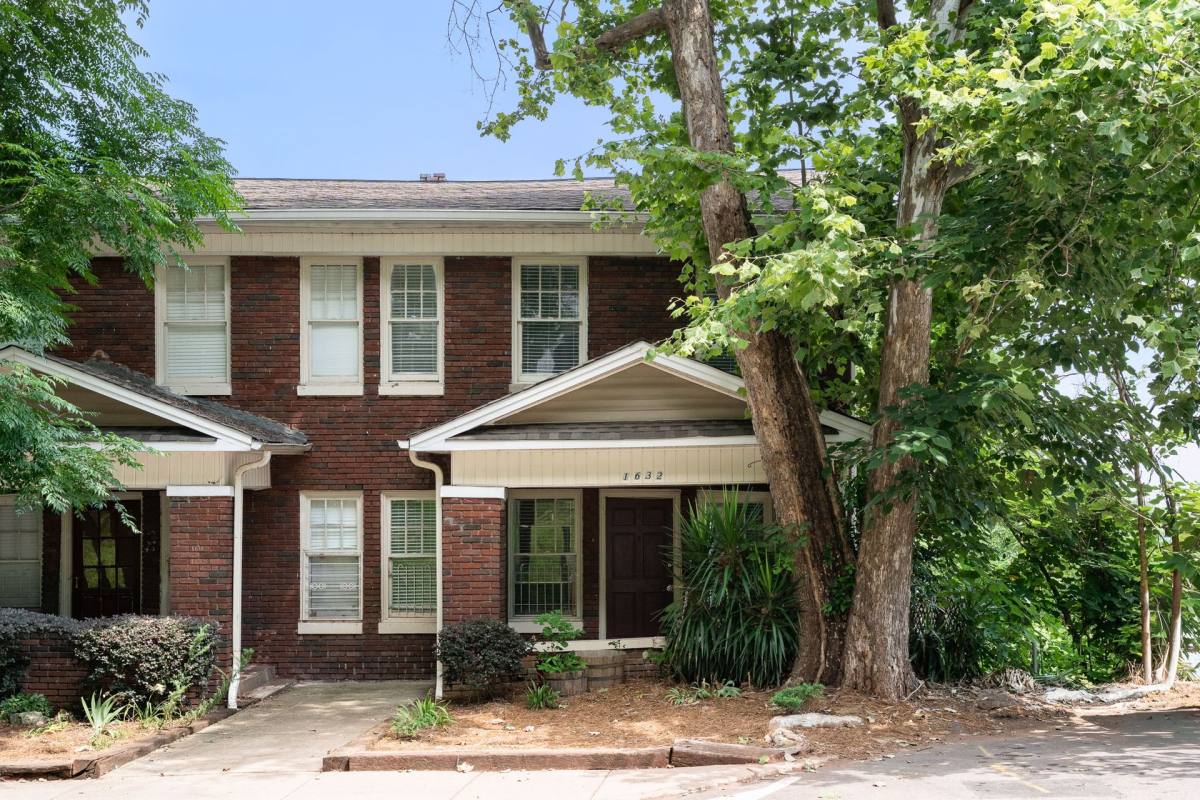 1630 16th Ave S, Birmingham, AL 35205 - Townhouse for Rent - Image 2
