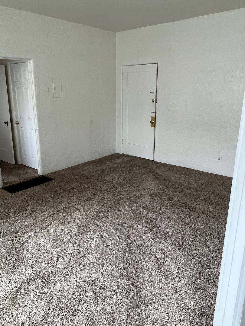 558 Thompson, Ventura, CA 93001 - Apartment for Rent - Image 6