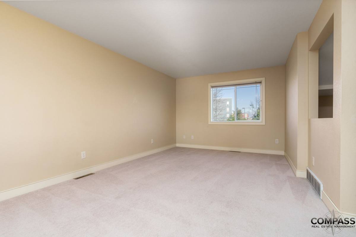 1031 W MacArthur Ave, Eau Claire, WI 54701 - Townhouse for Rent - Image 9