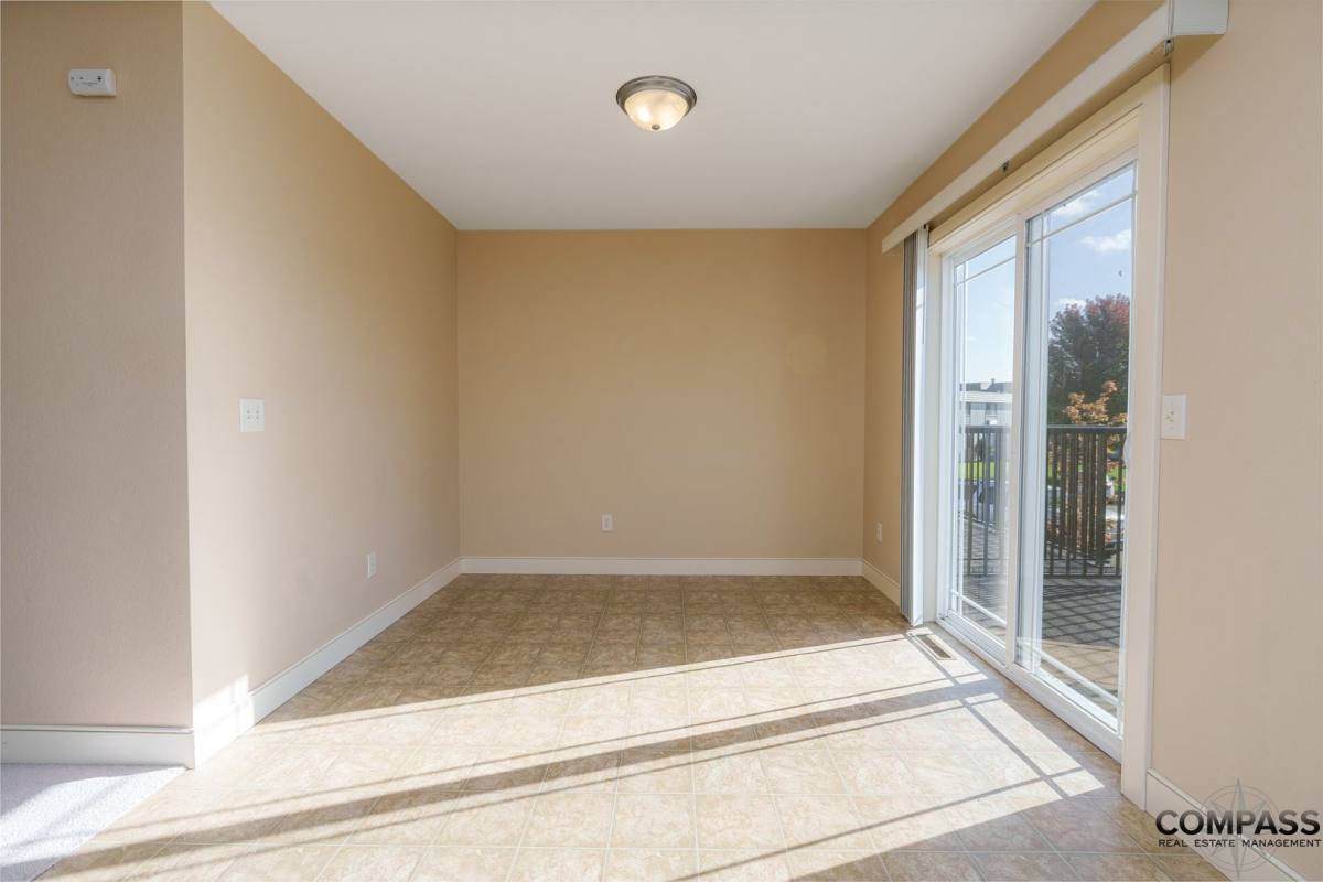 1031 W MacArthur Ave, Eau Claire, WI 54701 - Townhouse for Rent - Image 5