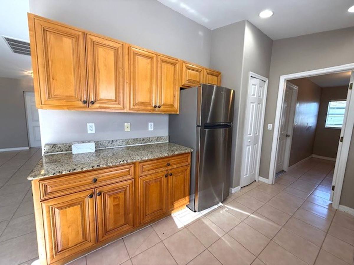 53 Denis Ave S, Lehigh Acres, FL 33976 - House for Rent - Image 3