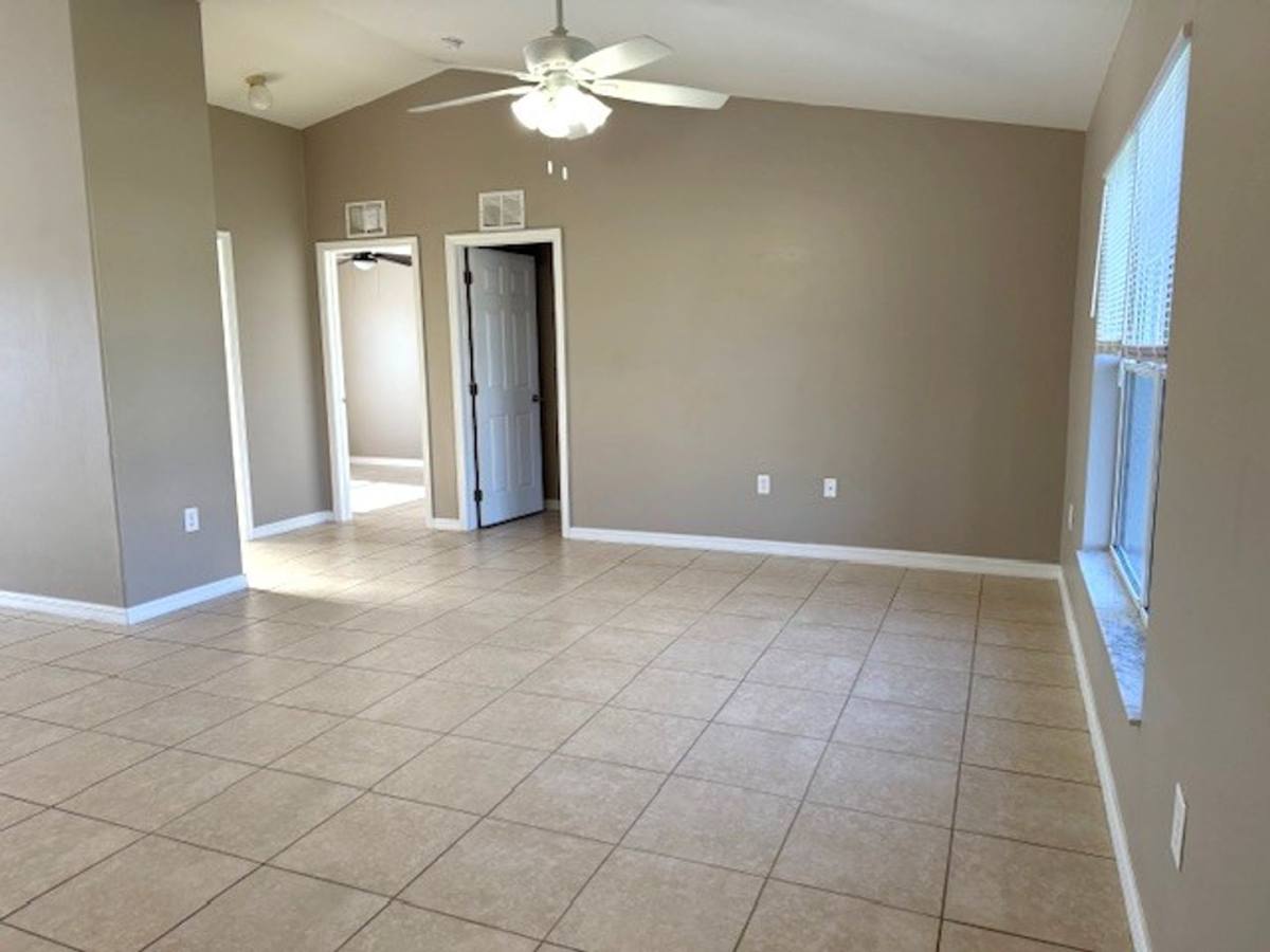 53 Denis Ave S, Lehigh Acres, FL 33976 - House for Rent - Image 8