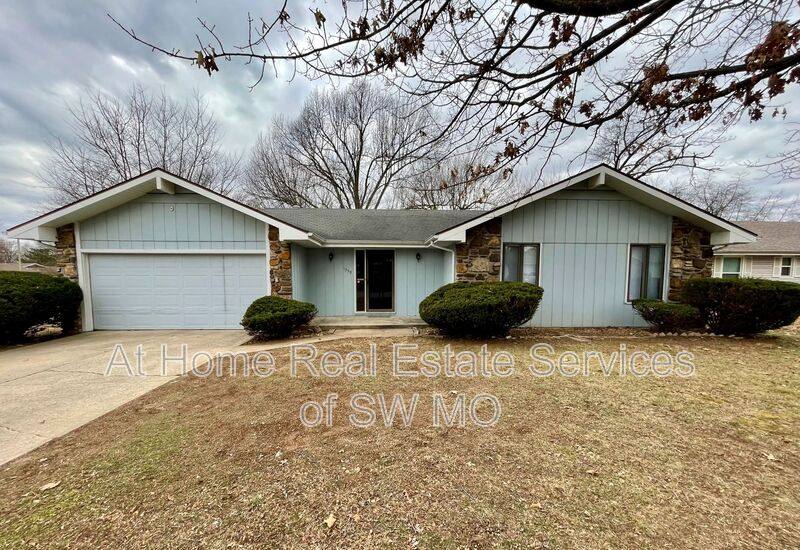 House for rent at 1359 S John, Springfield, MO 65804