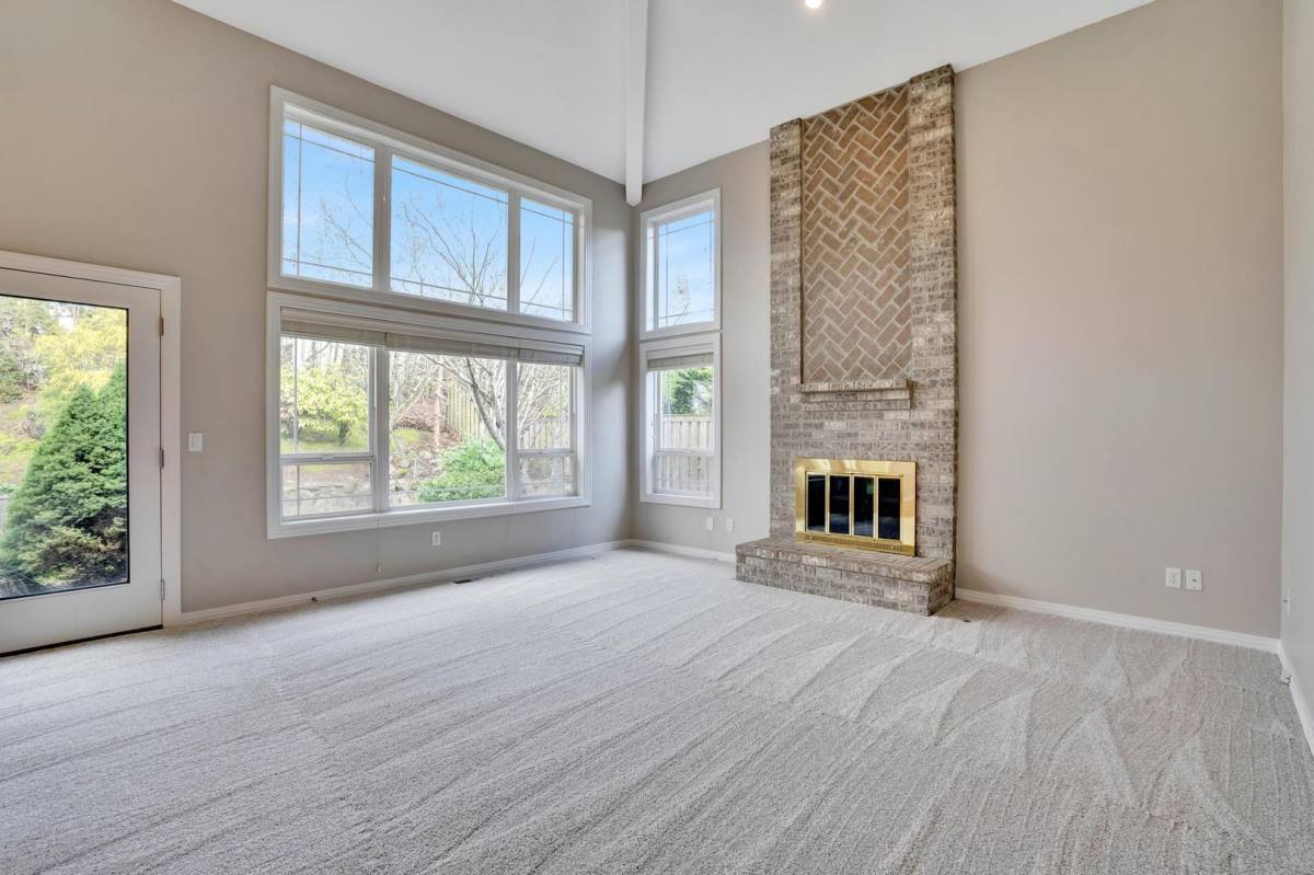 15157 NW Francesca Dr, Portland, OR 97229 - House for Rent - Image 4