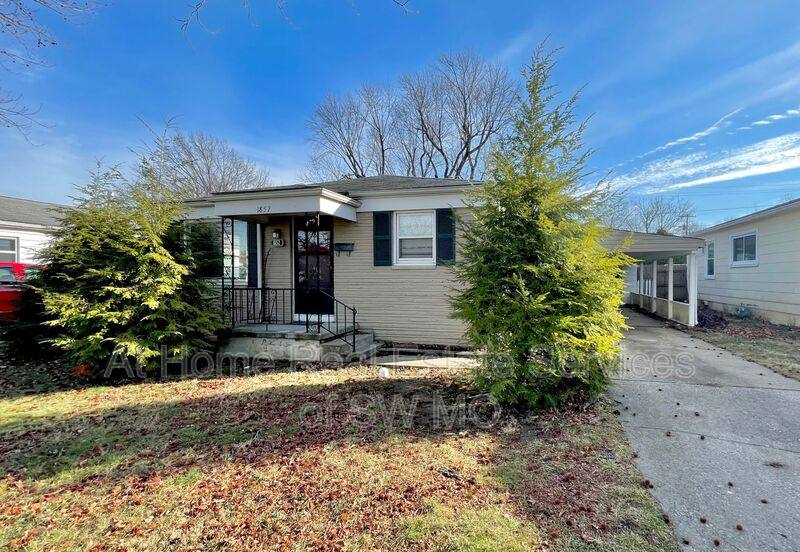 1852 S Pickwick, Springfield, MO 65804 - House for Rent - Image 1